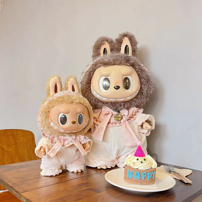 Only Clothes for Sale] Unleash Your Inner Royalty with the Queen Red Cloak - Perfectly Tailored for 58cm ZIMOMO Labubu Dolls, a Must-Have for Collectors!